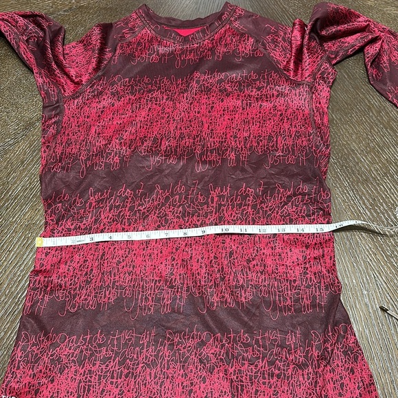 Nike Therma-FIT Women's Long-Sleeve
Thermal Top, Size Medium - Picture 6 of 13